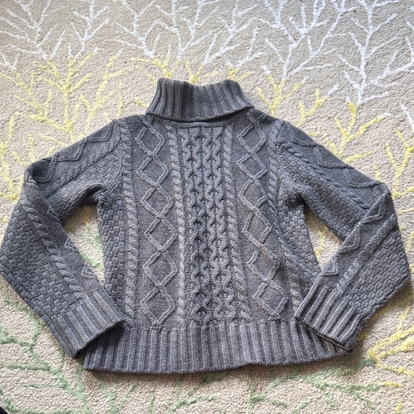L.L. Bean soft wool blend cable knit turtleneck sweater small - Picture 1 of 4